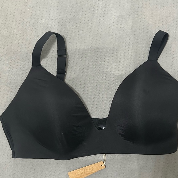 NWT SKIMS WIRELESS FORM T-SHIRT BRA - Picture 7 of 9